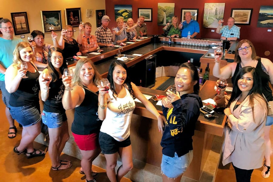 VIP Wine Tasting & Dinner Tour